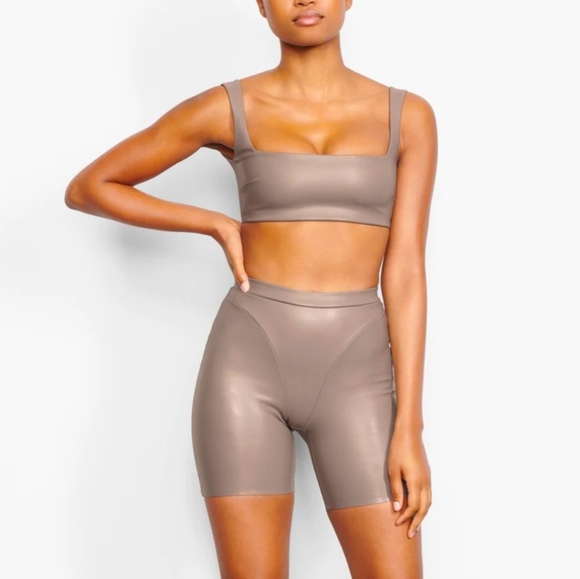 SKIMS Tops - NWT SKIMS FAUX LEATHER BRALETTE IN CEMENT